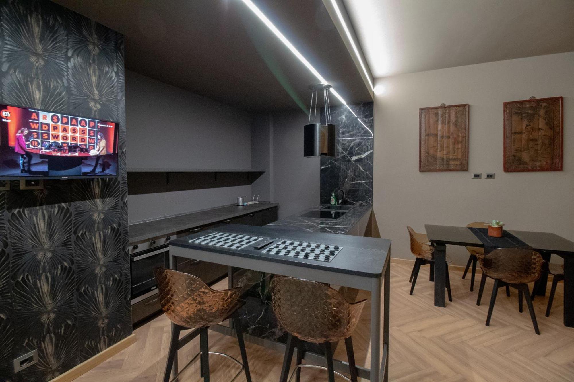 トリノLuxury Museo Egizio - Esclusivo Trilocale In Pieno Centro - Free Wifiアパートメント エクステリア 写真