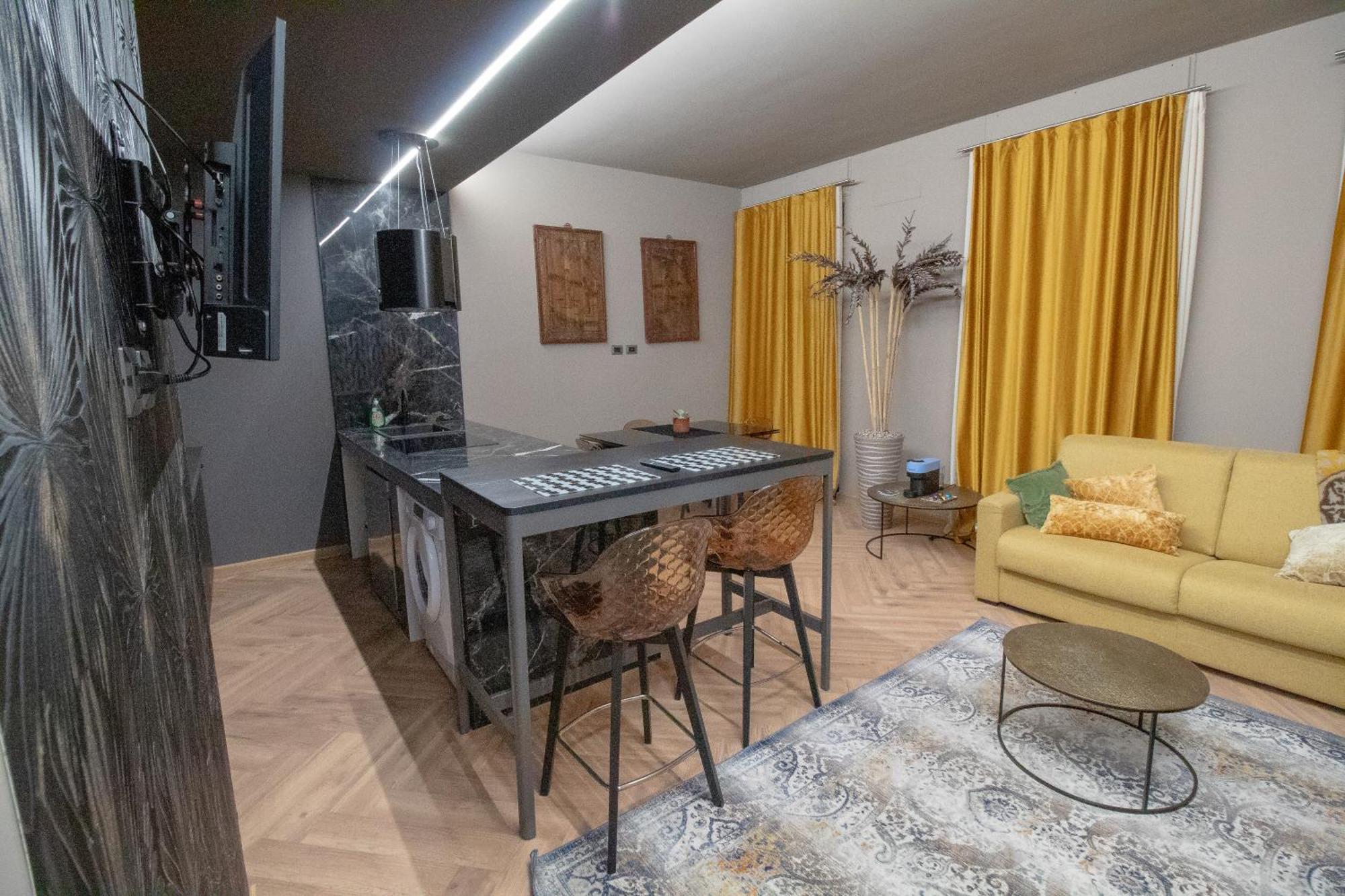 トリノLuxury Museo Egizio - Esclusivo Trilocale In Pieno Centro - Free Wifiアパートメント エクステリア 写真